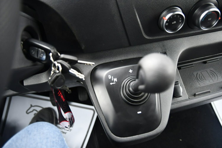 Renault Master Koniowóz - Nowa Zabudowa.Master na 2 Konie. 2.3dci. Hak.Klimatyzacja zdjęcie 32