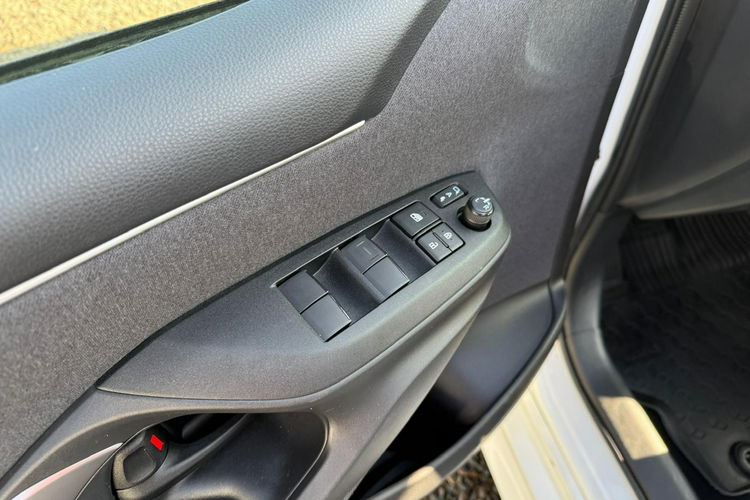 Mazda 2 automat, navi, klimatronic, hybryda zdjęcie 17