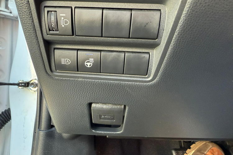Mazda 2 automat, navi, klimatronic, hybryda zdjęcie 24