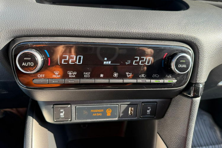 Mazda 2 automat, navi, klimatronic, hybryda zdjęcie 25