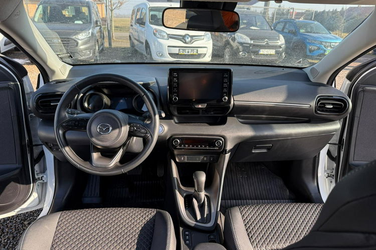 Mazda 2 automat, navi, klimatronic, hybryda zdjęcie 6