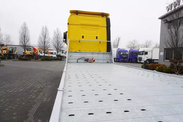 Mercedes Actros 2542 / NOWA laweta / kabina sypialna zdjęcie 14