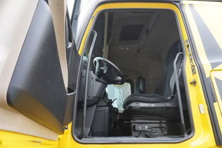 Mercedes Actros 2542 / NOWA laweta / kabina sypialna zdjęcie 19