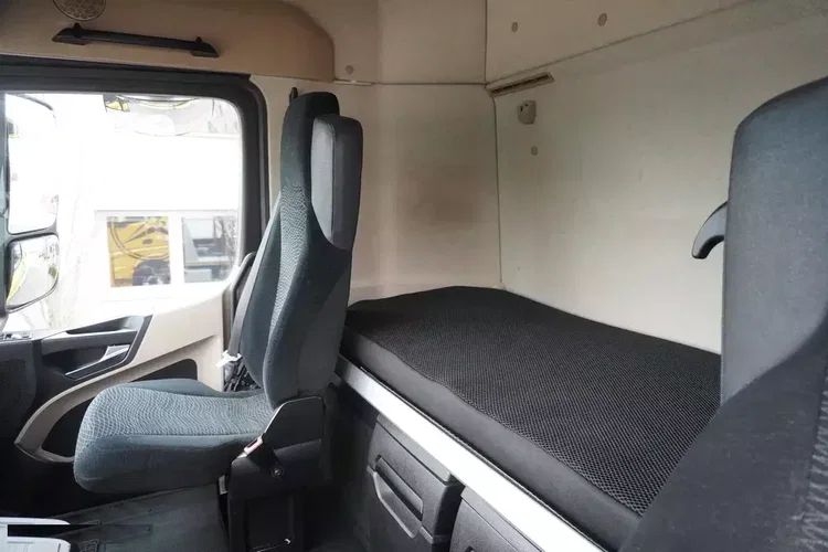 Mercedes Actros 2542 / NOWA laweta / kabina sypialna zdjęcie 21