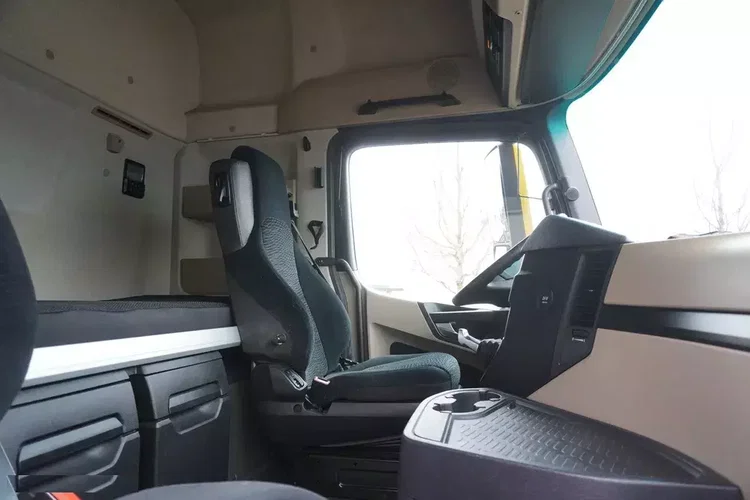 Mercedes Actros 2542 / NOWA laweta / kabina sypialna zdjęcie 27