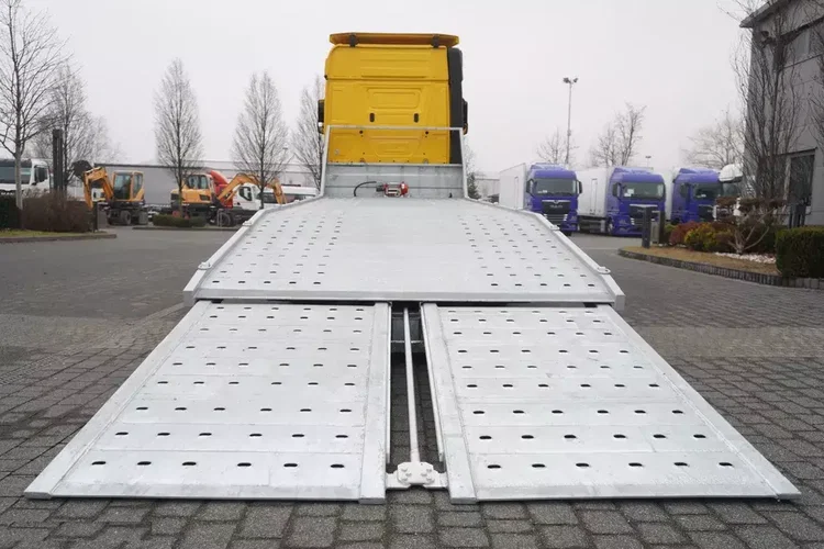 Mercedes Actros 2542 / NOWA laweta / kabina sypialna zdjęcie 8