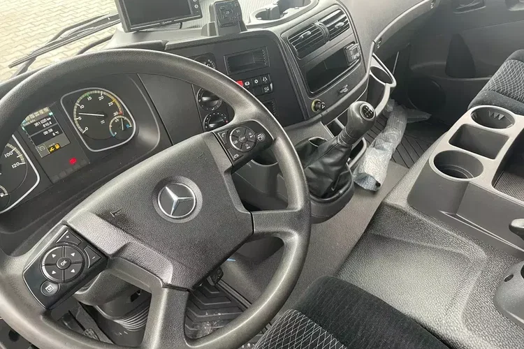 Mercedes ATEGO 818, IZOTERMA OGRZEWANA zdjęcie 10