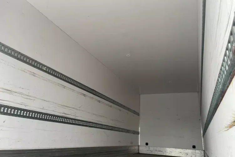 Mercedes ATEGO 818, IZOTERMA OGRZEWANA zdjęcie 8