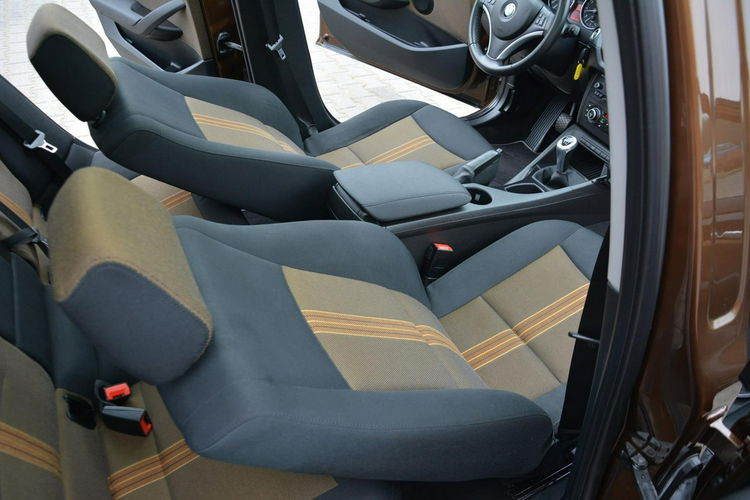 X1 sDrive Sport Line Panorama Klimatronic Relingi Parktronic ASO BMW zdjęcie 17