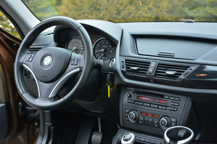 X1 sDrive Sport Line Panorama Klimatronic Relingi Parktronic ASO BMW zdjęcie 19