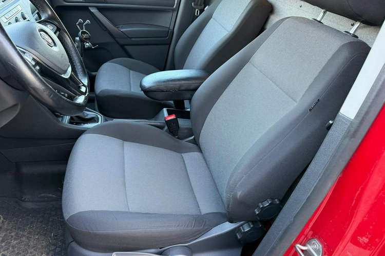 Volkswagen Caddy 2.0 TDI Maxi długi Automat Klimatyzacja podgrzewane siedzenia zdjęcie 13