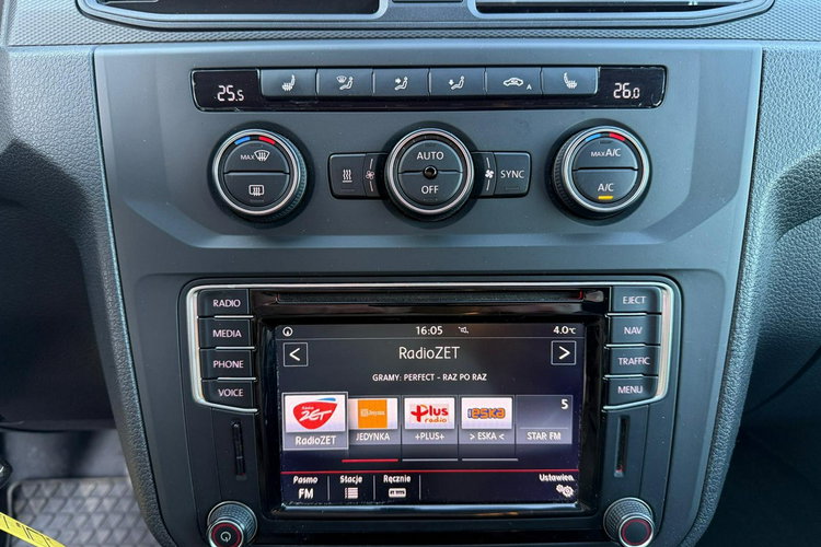 Volkswagen Caddy 2.0 TDI Maxi długi Automat Klimatyzacja podgrzewane siedzenia zdjęcie 15