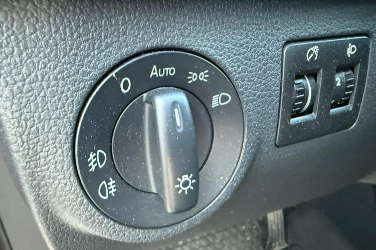 Volkswagen Caddy 2.0 TDI Maxi długi Automat Klimatyzacja podgrzewane siedzenia zdjęcie 19