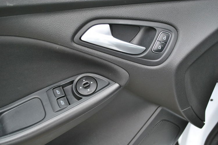 Focus Hatchback GoldX 1, 5TDCi ASO Forda Gwarancja nowy rozrząd zdjęcie 13