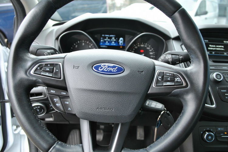 Focus Hatchback GoldX 1, 5TDCi ASO Forda Gwarancja nowy rozrząd zdjęcie 15