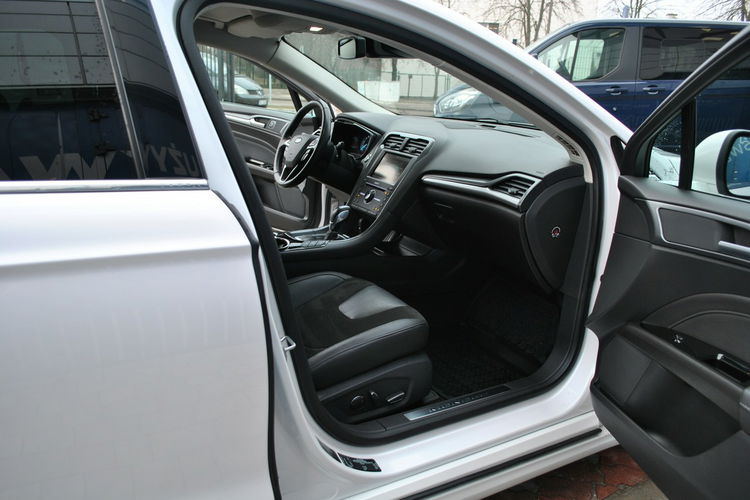 Mondeo Titanium 2.0Hybrid 187KM eCVT ASO Forda zdjęcie 23