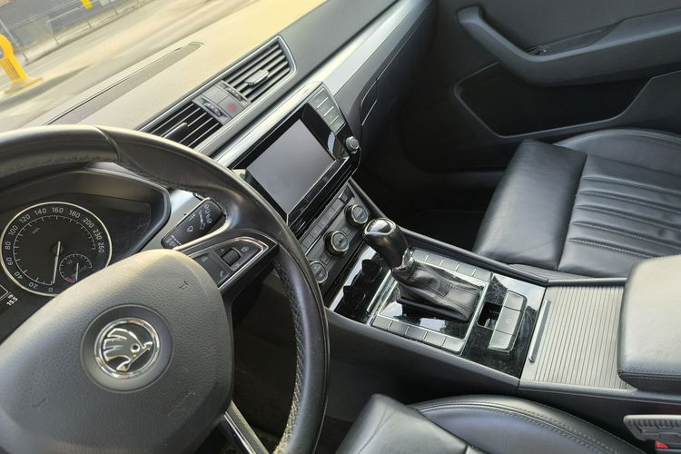 Skoda Superb 1.6 TDi 120KM Skóra Automat zdjęcie 15
