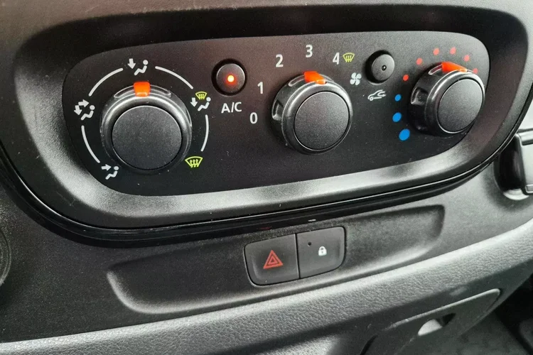 Opel Vivaro L2H1 42999zł NETTO 1.6CDTi/125KM zdjęcie 22