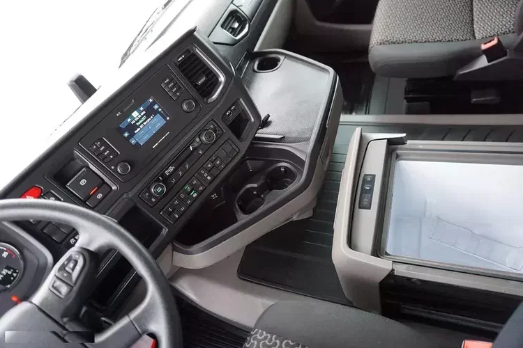 Scania R 410 / LNG / ACC / EURO 6 / ZESTAW PRZEJAZDOWY 120 M3 / RETARDER zdjęcie 9