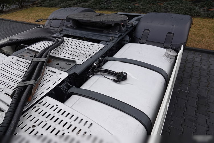 DAF XF 480 / RETARDER / HYDRAULIKA / CAŁY NA PODUSZKACH / PEŁNY ADR / KLIMA POSTOJOWA / OPONY 100% / SPROWADZONY / PO KONTRAKCIE SERWISOWYM zdjęcie 13