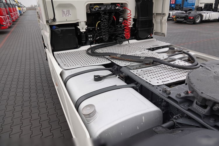 DAF XF 480 / RETARDER / HYDRAULIKA / CAŁY NA PODUSZKACH / PEŁNY ADR / KLIMA POSTOJOWA / OPONY 100% / SPROWADZONY / PO KONTRAKCIE SERWISOWYM zdjęcie 14