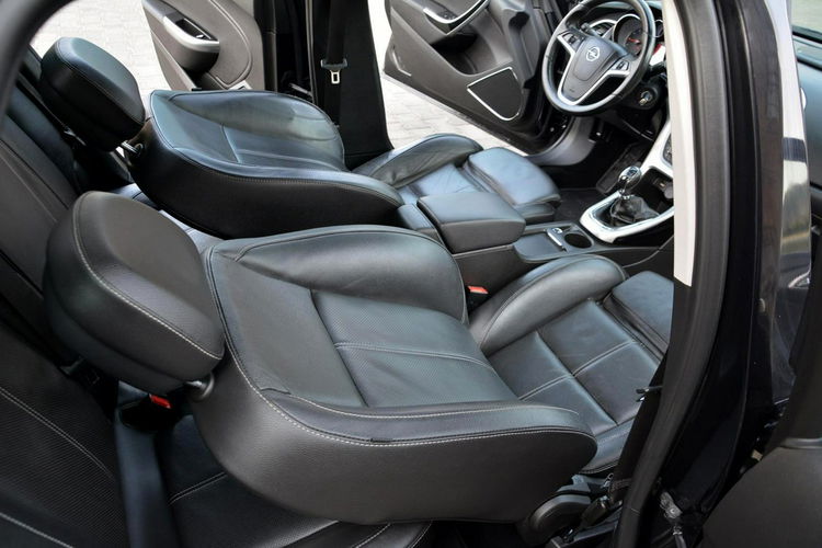 Opel Astra Skóry Duża Navi bi-xenon Szyber Ledy 2xParktr.Chrom Cosmo Alu 18" zdjęcie 19