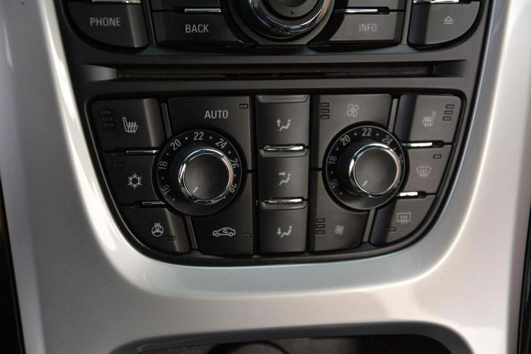 Opel Astra Skóry Duża Navi bi-xenon Szyber Ledy 2xParktr.Chrom Cosmo Alu 18" zdjęcie 29