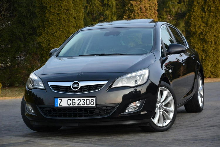 Opel Astra Skóry Duża Navi bi-xenon Szyber Ledy 2xParktr.Chrom Cosmo Alu 18" zdjęcie 9
