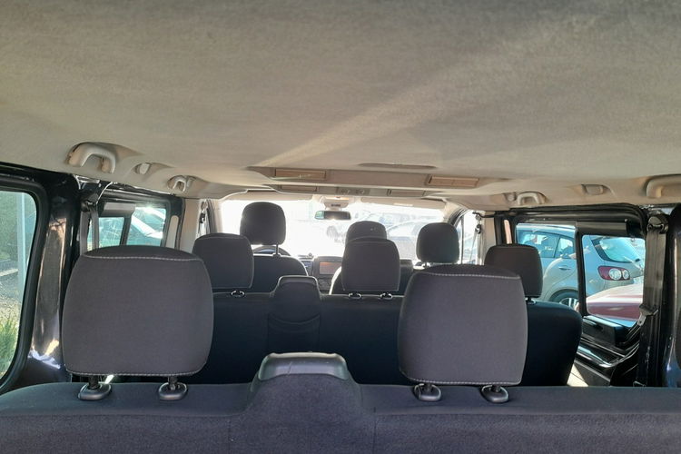 Opel Vivaro 9-cio osobowy LONG Klima kamera czujniki zdjęcie 11