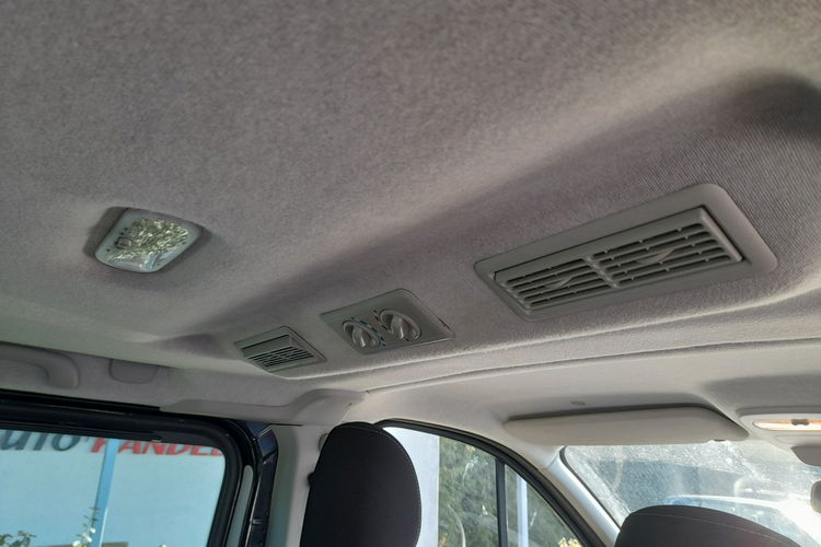 Opel Vivaro 9-cio osobowy LONG Klima kamera czujniki zdjęcie 12