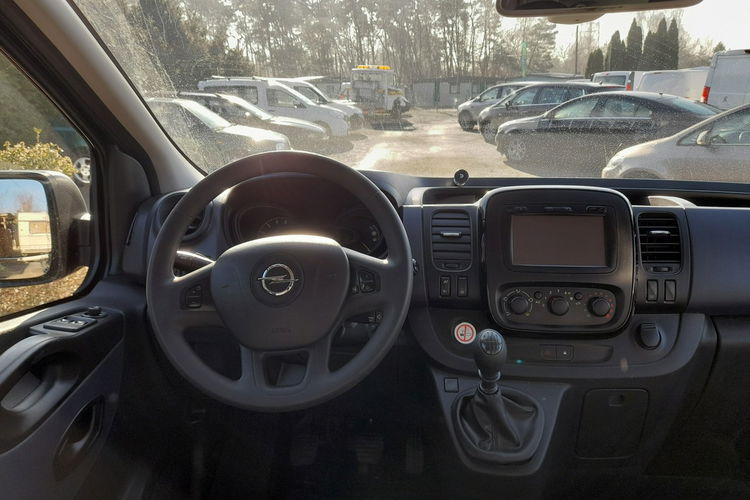Opel Vivaro 9-cio osobowy LONG Klima kamera czujniki zdjęcie 13