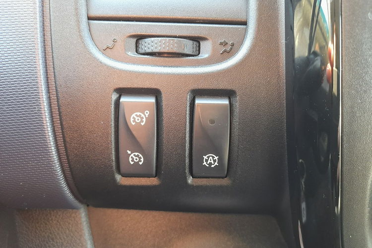 Opel Vivaro 9-cio osobowy LONG Klima kamera czujniki zdjęcie 16