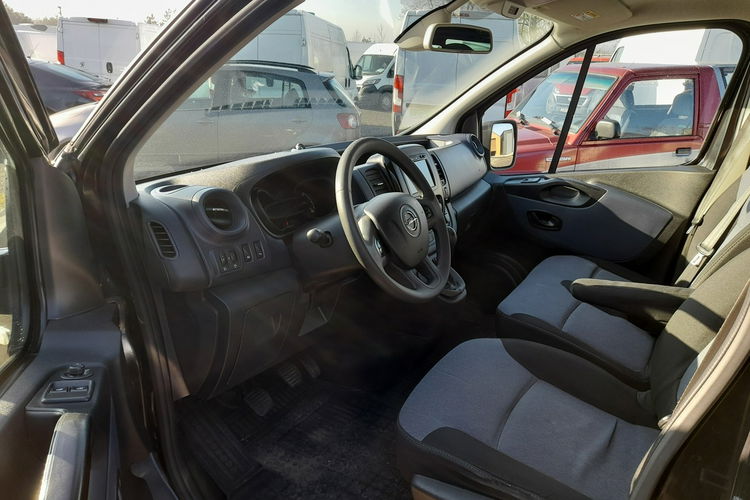 Opel Vivaro 9-cio osobowy LONG Klima kamera czujniki zdjęcie 6