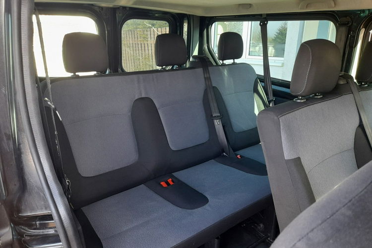 Opel Vivaro 9-cio osobowy LONG Klima kamera czujniki zdjęcie 9