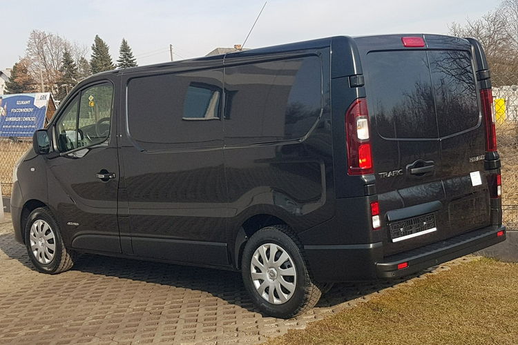 Renault Trafic VIVARO KLIMA TEMPOMAT 1.6 DCI 145 BLASZAK VAN FURGON L1H1 KRAJOWY zdjęcie 3