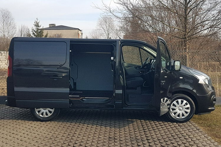 Renault Trafic VIVARO KLIMA TEMPOMAT 1.6 DCI 145 BLASZAK VAN FURGON L1H1 KRAJOWY zdjęcie 33