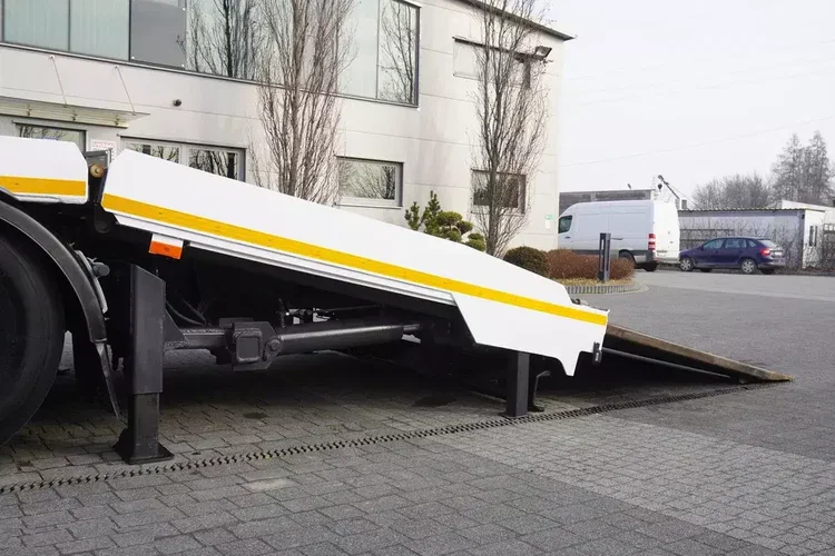 Mercedes Antos 2536 6x2 E6 / laweta / 3. oś skrętna / 298 tys. km zdjęcie 10