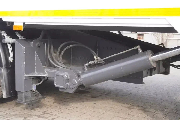 Mercedes Antos 2536 6x2 E6 / laweta / 3. oś skrętna / 298 tys. km zdjęcie 11