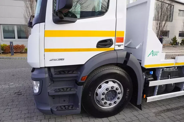 Mercedes Antos 2536 6x2 E6 / laweta / 3. oś skrętna / 298 tys. km zdjęcie 14