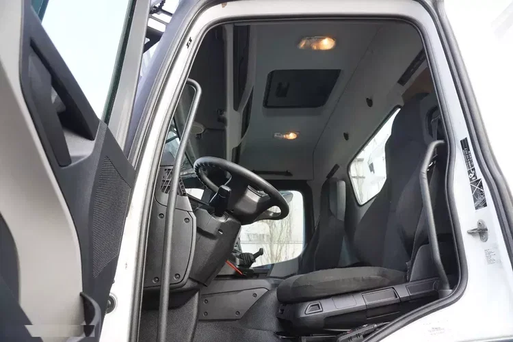 Mercedes Antos 2536 6x2 E6 / laweta / 3. oś skrętna / 298 tys. km zdjęcie 16