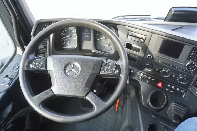 Mercedes Antos 2536 6x2 E6 / laweta / 3. oś skrętna / 298 tys. km zdjęcie 21