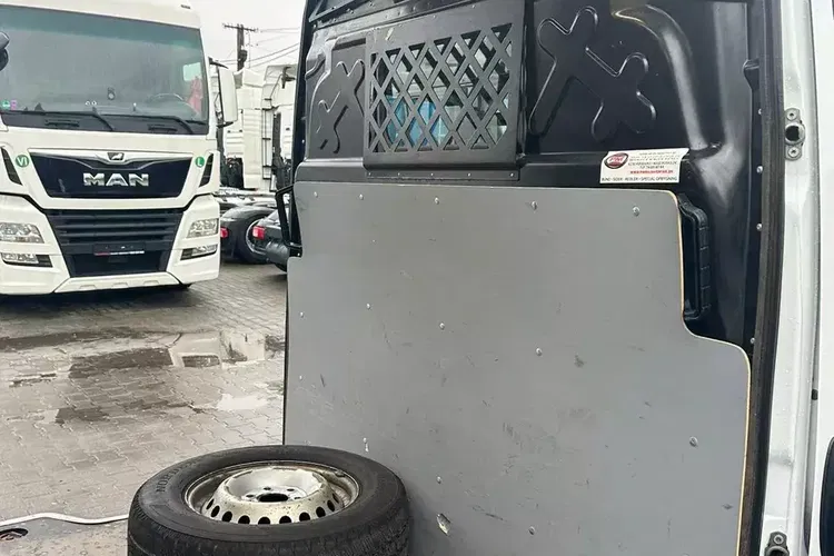 Iveco 35S18 / 3.0 / AUTOMAT / PO KONTRAKCIE SERWISOWYM zdjęcie 51