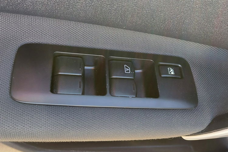 Nissan Qashqai Climatronic dwustrefowy Alufelgi Serwis Podgrz. Fotele.Automat zdjęcie 17