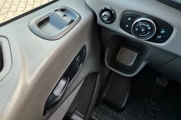 Ford Transit L3H2 69999zł NETTO 2.0 TdCi/131KM zdjęcie 16