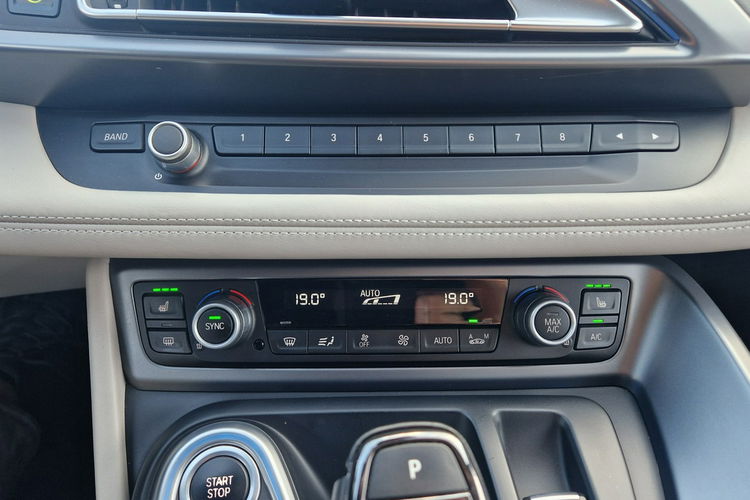 BMW i8 PlugIn 360KM HeadUp 4x4 Kamery360 Aut.ŚwiatłaDrogowe Możliwość Zamiany zdjęcie 19