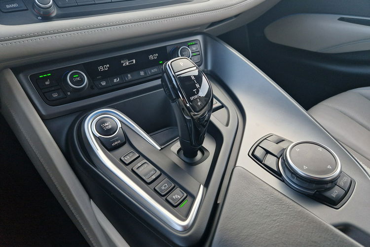 BMW i8 PlugIn 360KM HeadUp 4x4 Kamery360 Aut.ŚwiatłaDrogowe Możliwość Zamiany zdjęcie 20