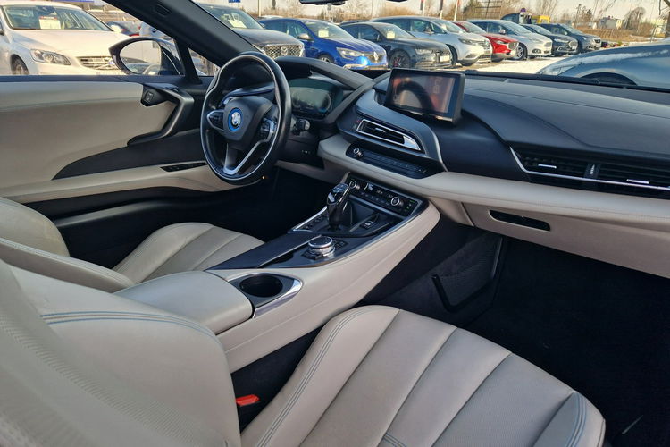 BMW i8 PlugIn 360KM HeadUp 4x4 Kamery360 Aut.ŚwiatłaDrogowe Możliwość Zamiany zdjęcie 26