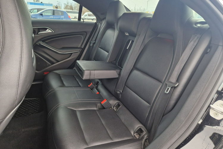 Mercedes CLA 250 Pakiet AMG Czuj.MartegoPola Kamera Czujniki Harman/Kardon Gwarancja zdjęcie 24