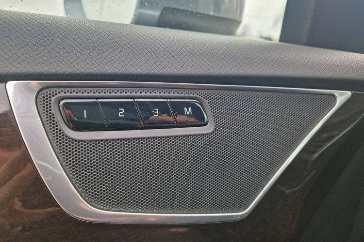Volvo XC 60 AktywnyTempomat Panorama Czyt.Znaków Podgrz.Kierownica Ele.Klapa AWD zdjęcie 17
