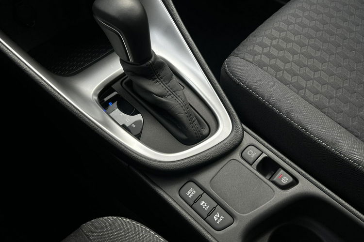 Toyota Yaris 1.5 HSD 116KM COMFORT, salon Polska, gwarancja, FV23% zdjęcie 17